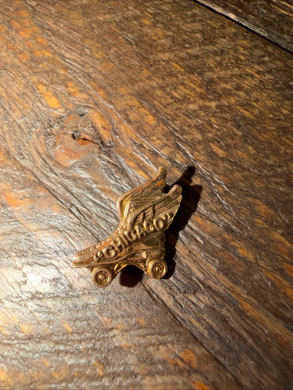 Vintage 1950s Chicago Roller Skate Co Winged Design Pin Gold Tone Collectible